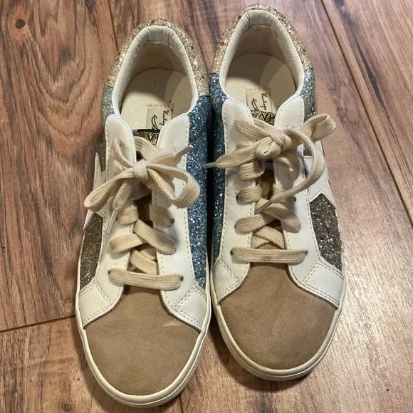 Sparkly Star Shoes - Picture 4 of 6